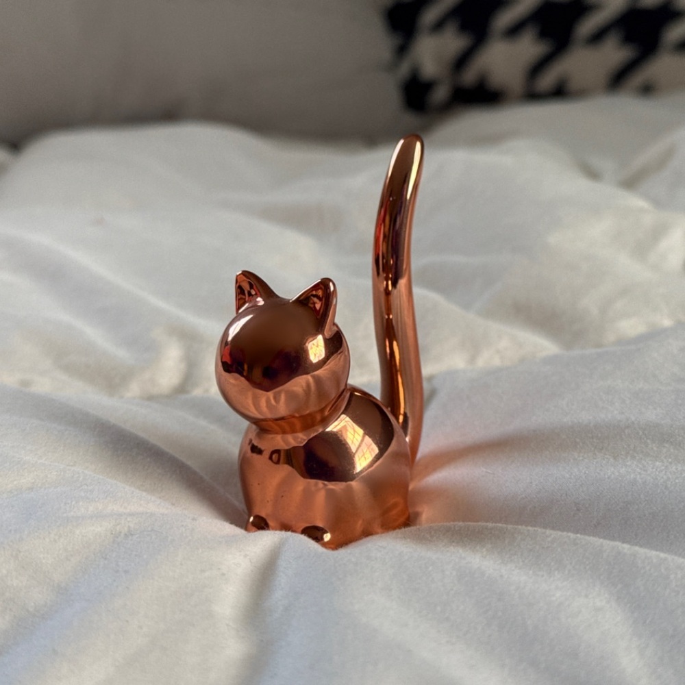 Rose Gold Cat Ring Holder Figurine